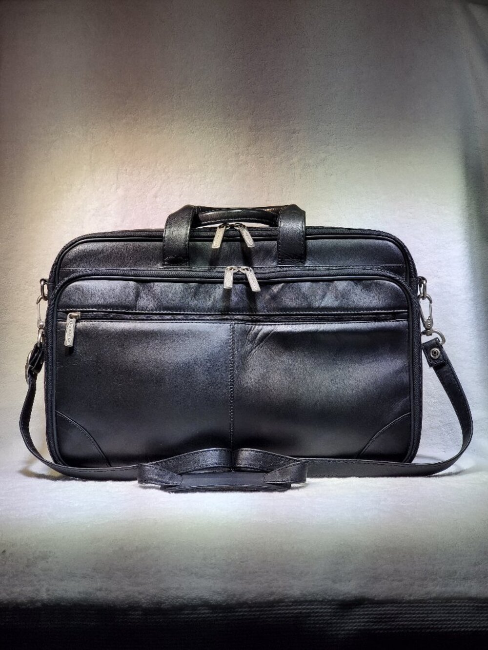 VINTAGE LASALLE BLACK LEATHER LAP TOP / BRIEF CASE.. SHOULDER / HAND CARRY BAG